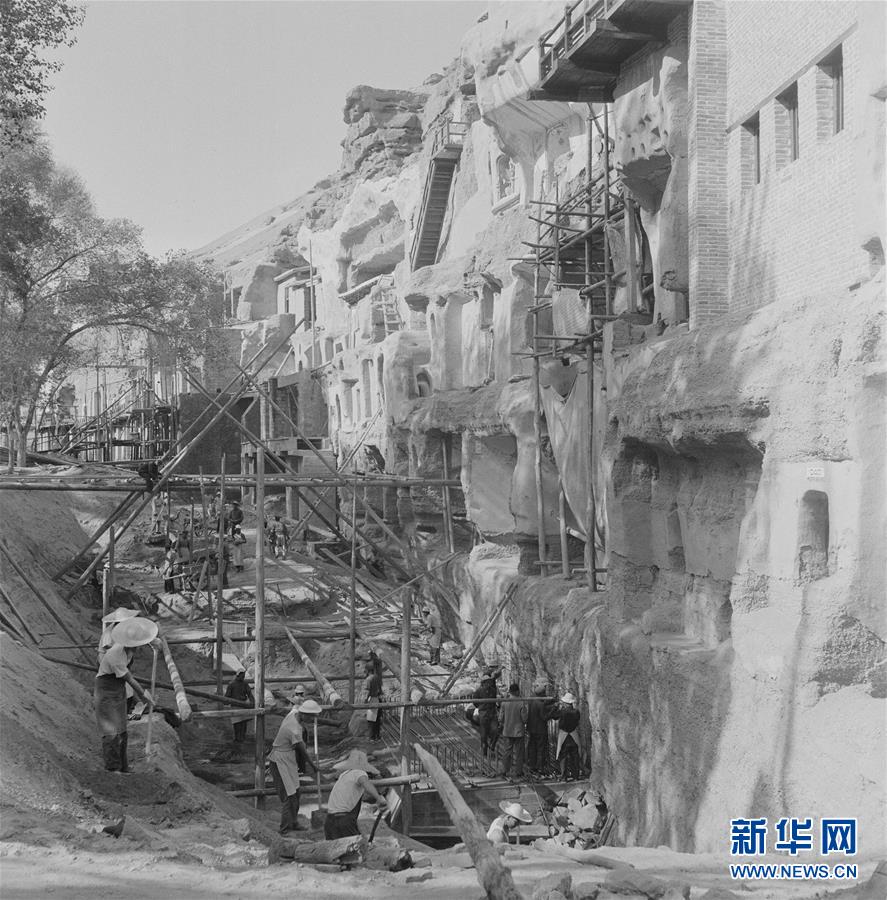 （時代先鋒&middot;圖文互動）（4）此生不悔入沙海 勇?lián)厝问家娊?mdash;&mdash;敦煌研究院文物保護(hù)利用群體群像