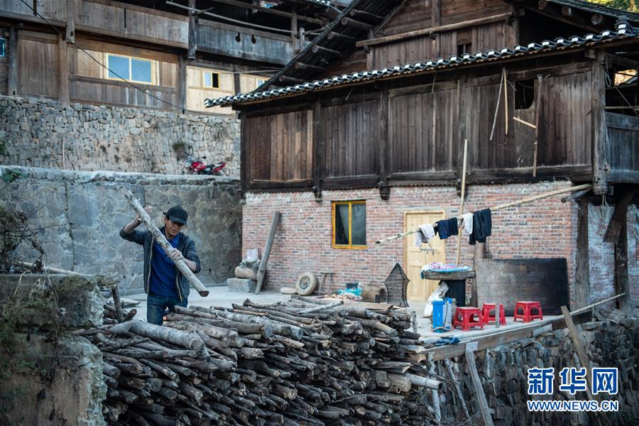 （決戰(zhàn)決勝脫貧攻堅(jiān)&middot;圖文互動）（3）歷史性告別&ldquo;人畜混居&rdquo; 貴州7萬余戶山民&ldquo;新家&rdquo;迎新年