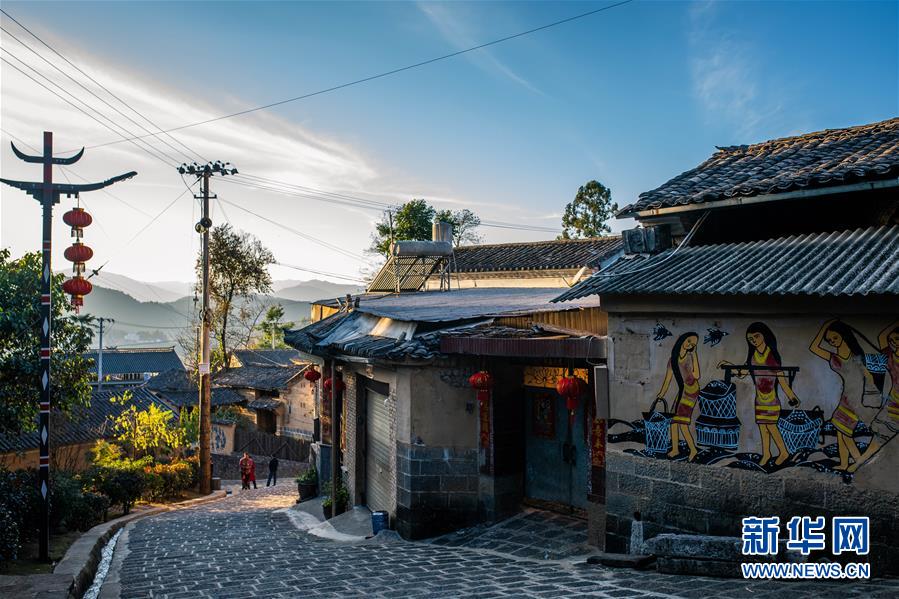 （圖文互動）（1）跨越發(fā)展起宏圖 信心滿懷著華章&mdash;&mdash;習(xí)近平總書記考察云南回訪記