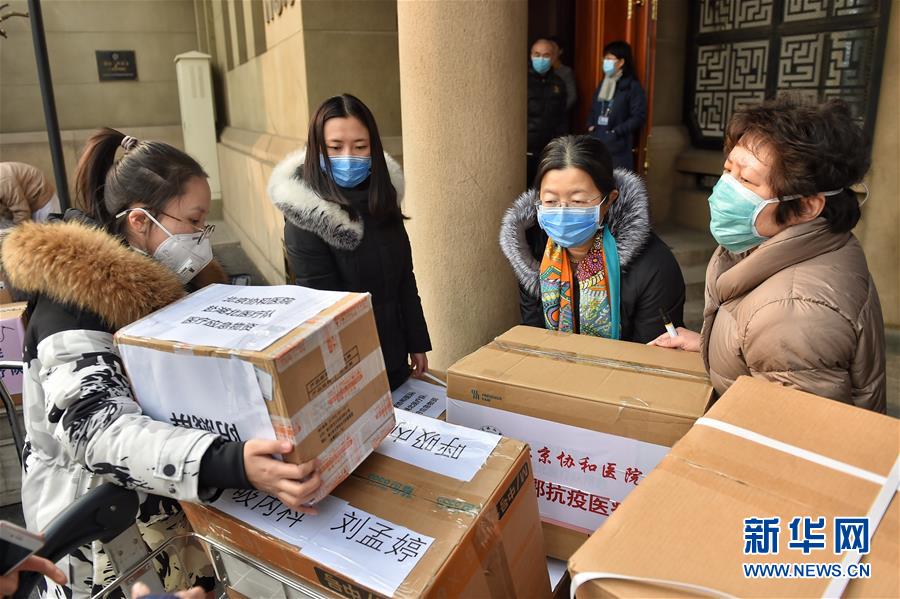 (新華全媒頭條·圖文互動)(3)萬眾一心迎挑戰(zhàn) 眾志成城戰(zhàn)疫情——全國總動員打響疫情防控阻擊戰(zhàn)紀(jì)實(shí)