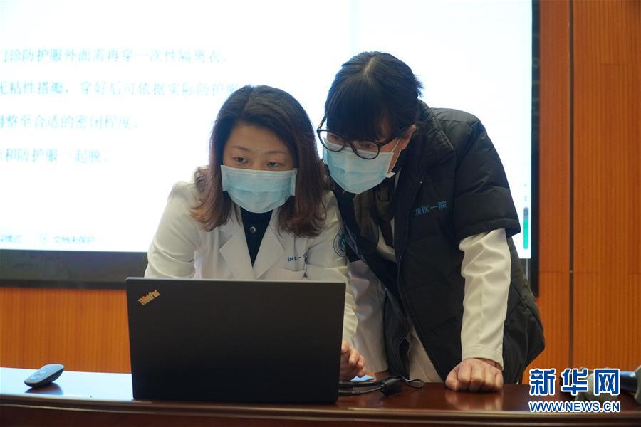 （聚焦疫情防控&middot;圖文互動(dòng)）（5）無(wú)法握手，但始終并肩