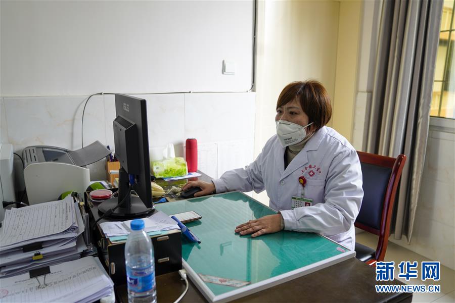 (聚焦疫情防控·圖文互動(dòng))(2)一對(duì)抗疫夫妻的“一線(xiàn)連軸轉(zhuǎn)”