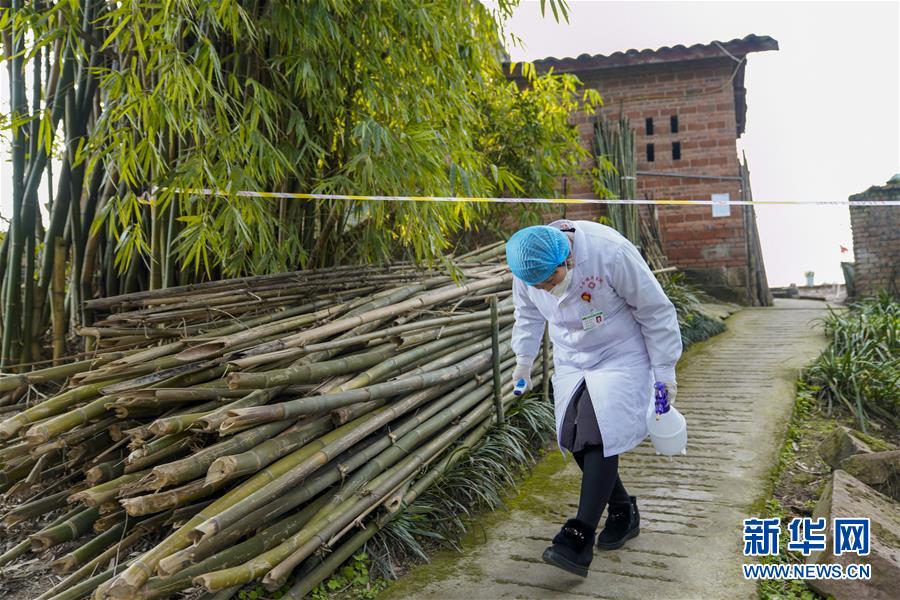 (聚焦疫情防控·圖文互動(dòng))(3)一對(duì)抗疫夫妻的“一線(xiàn)連軸轉(zhuǎn)”