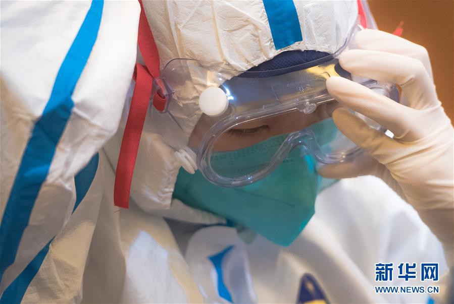 （新華全媒頭條&middot;圖文互動）（5）凡人亦英雄&mdash;&mdash;連線一線醫(yī)護(hù)人員