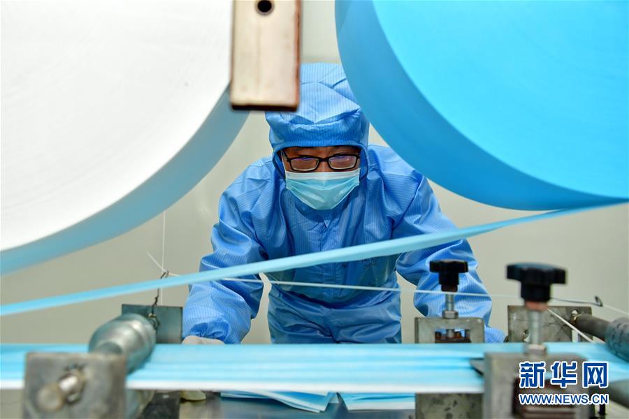 （聚焦疫情防控&middot;圖文互動）（1）和時間賽跑&mdash;&mdash;山西防疫緊缺物資生產(chǎn)一線見聞