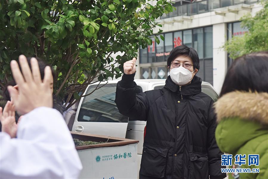 （新華全媒頭條&middot;圖文互動）（2）戰(zhàn)紅區(qū)！&mdash;&mdash;發(fā)生在武漢抗疫隔離病房內(nèi)的故事