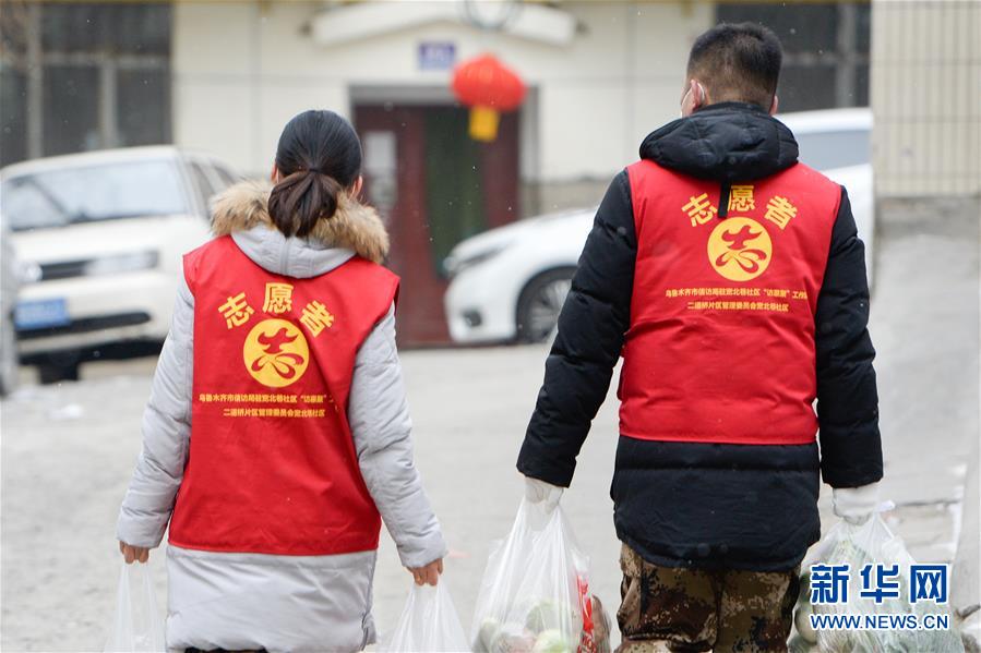 （聚焦疫情防控&middot;圖文互動(dòng)）（6）&ldquo;我們多跑跑，居民更安全&rdquo;&mdash;&mdash;直擊新疆基層社區(qū)疫情防控