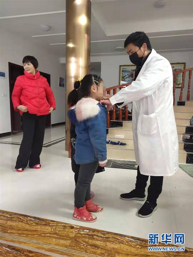 （聚焦疫情防控&middot;圖文互動）（3）從武漢返鄉(xiāng)的一家人：&ldquo;鄰里情割不斷，自行隔離是義務(wù)&rdquo;