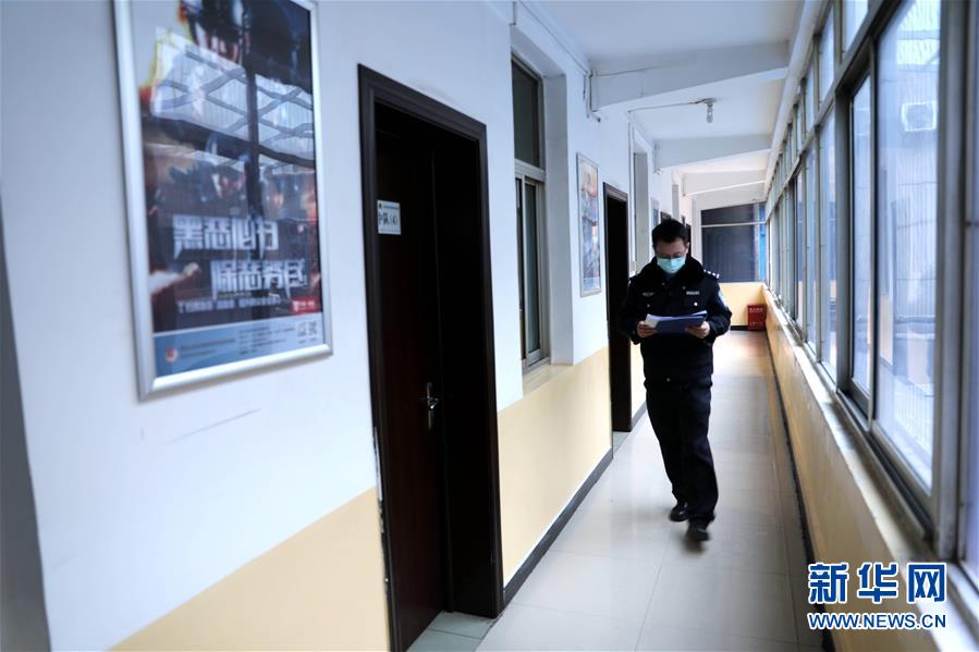 （聚焦疫情防控&middot;圖文互動(dòng)）（1）&ldquo;戰(zhàn)疫&rdquo;時(shí)期&ldquo;雙一線&rdquo;夫妻的愛情：一手平安 一手健康