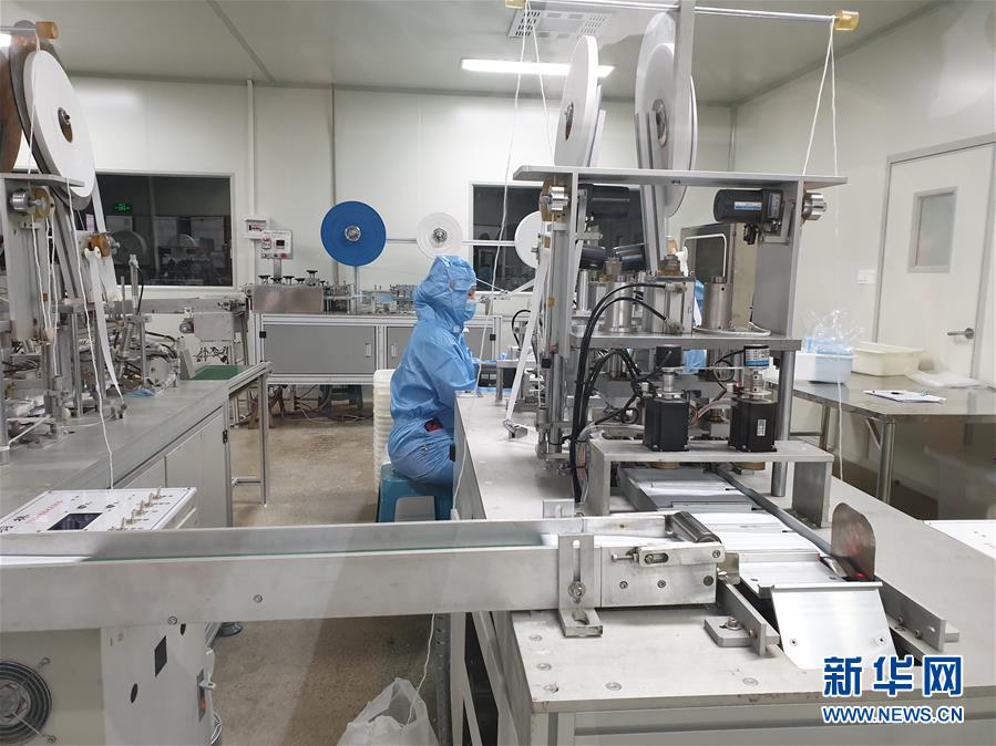 （來自經(jīng)濟前沿的故事&middot;企業(yè)復工復產(chǎn)&middot;圖文互動）（3）堅守生產(chǎn)線就是保護&ldquo;生命線&rdquo;&mdash;&mdash;廣西部分企業(yè)復工生產(chǎn)見聞