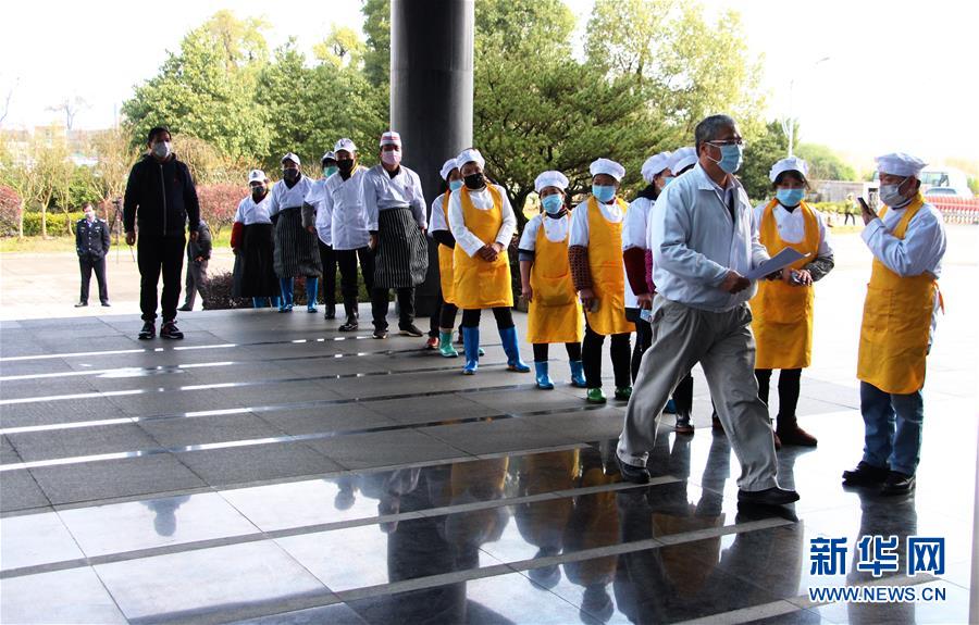 （來自經(jīng)濟前沿的故事&middot;企業(yè)復工復產(chǎn)&middot;圖文互動）（2）看1500多名工人是如何復工的？&mdash;&mdash;湖南郴州一家企業(yè)復工目擊記 