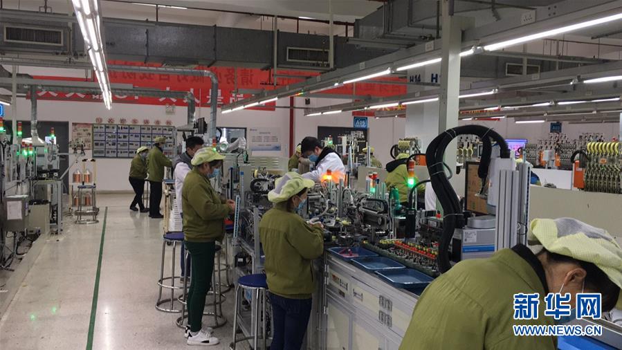 （來自經(jīng)濟前沿的故事&middot;企業(yè)復工復產(chǎn)&middot;圖文互動）（3）看1500多名工人是如何復工的？&mdash;&mdash;湖南郴州一家企業(yè)復工目擊記 