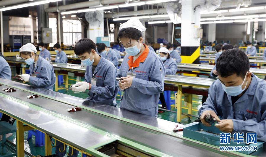 （來自經(jīng)濟前沿的故事&middot;企業(yè)復(fù)工復(fù)產(chǎn)&middot;圖文互動）（1）&ldquo;這次復(fù)工終生難忘&rdquo;&mdash;&mdash;廣東格蘭仕安全員復(fù)工記 