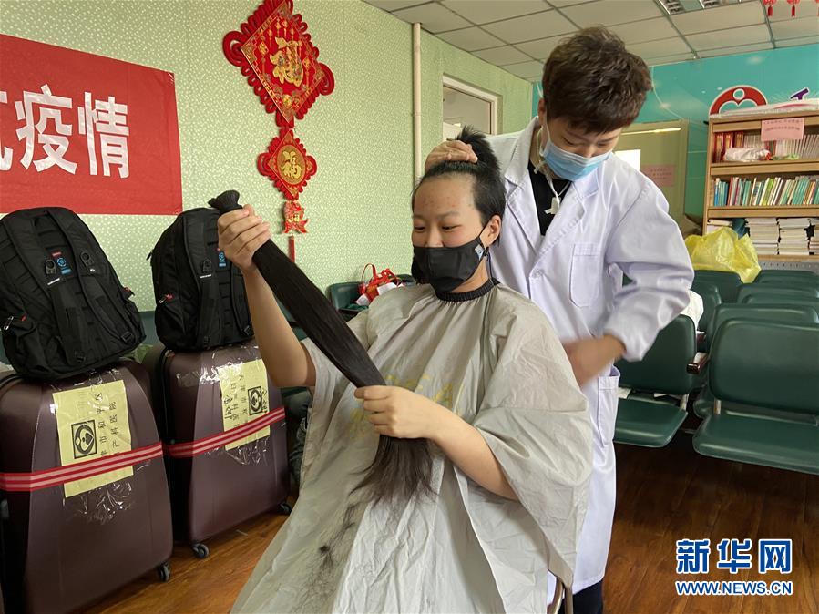 （聚焦疫情防控&middot;圖文互動(dòng)）（1）沖鋒向前，我們義無(wú)反顧&mdash;&mdash;&ldquo;戰(zhàn)疫&rdquo;一線醫(yī)護(hù)人員群像