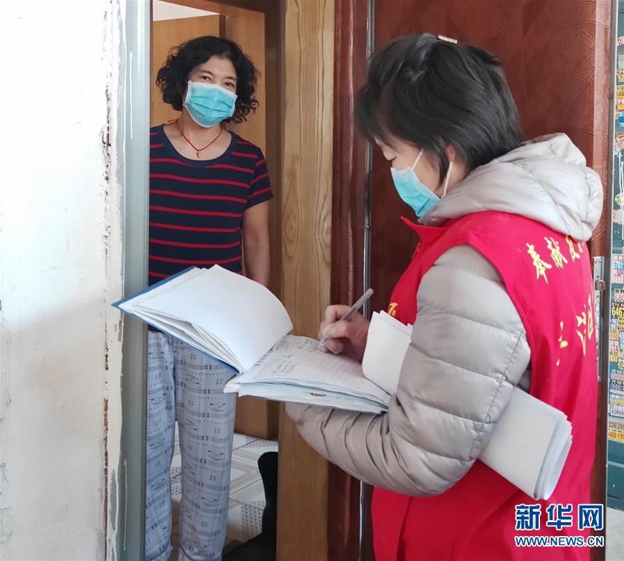 （聚焦疫情防控&middot;圖文互動(dòng)）&ldquo;標(biāo)兵舉黨旗，跟我一起上&rdquo;&mdash;&mdash;吉林&ldquo;小巷總理&rdquo;戰(zhàn)&ldquo;疫&rdquo;記