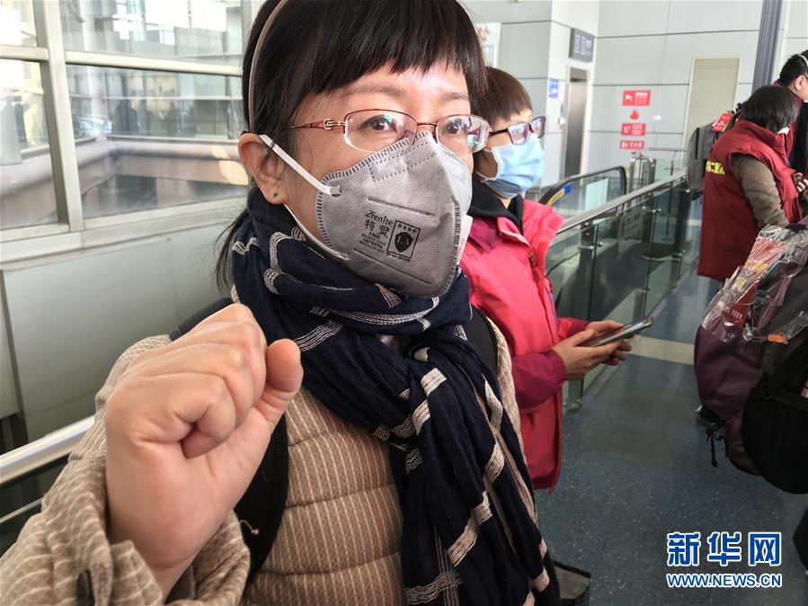 （熱點(diǎn)鮮報(bào)&middot;圖文互動）（2）三代人的約定：父母送我援湖北，我給孩子樹榜樣