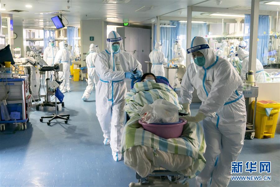 （新華全媒頭條&middot;圖文互動(dòng)）（16）火線上的中流砥柱&mdash;&mdash;獻(xiàn)給奮戰(zhàn)在抗疫一線的醫(yī)務(wù)工作者