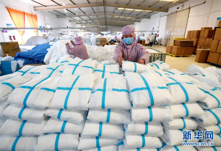 （聚焦疫情防控&middot;圖文互動）（5）我們能多產(chǎn)一件，前方就少一份風(fēng)險&mdash;&mdash;醫(yī)用防護(hù)服&ldquo;河北制造&rdquo;緊急&ldquo;起飛&rdquo;記