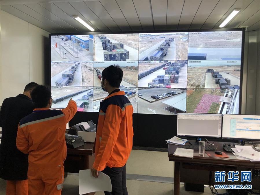 （圖文互動(dòng)）（2）抓好防疫保暢，還管司機(jī)吃飯&mdash;&mdash;廣西欽州保稅港區(qū)服務(wù)企業(yè)復(fù)工見聞