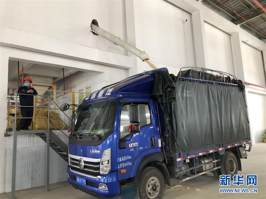 （圖文互動(dòng)）（5）抓好防疫保暢，還管司機(jī)吃飯&mdash;&mdash;廣西欽州保稅港區(qū)服務(wù)企業(yè)復(fù)工見聞