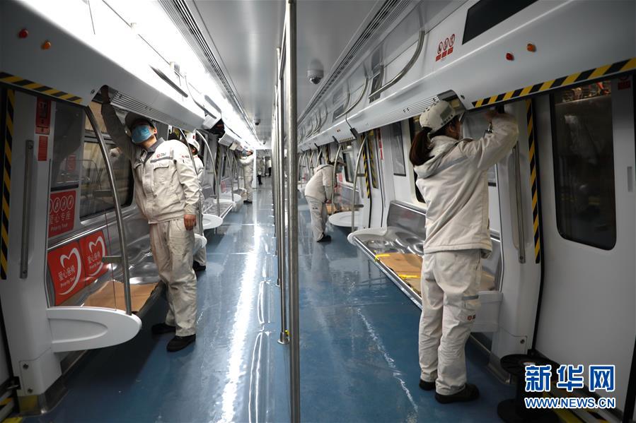 （圖文互動）（3）吃粉擼串，商圈&ldquo;打卡&rdquo;，動車出廠&mdash;&mdash;湖南&ldquo;標簽&rdquo;復蘇記