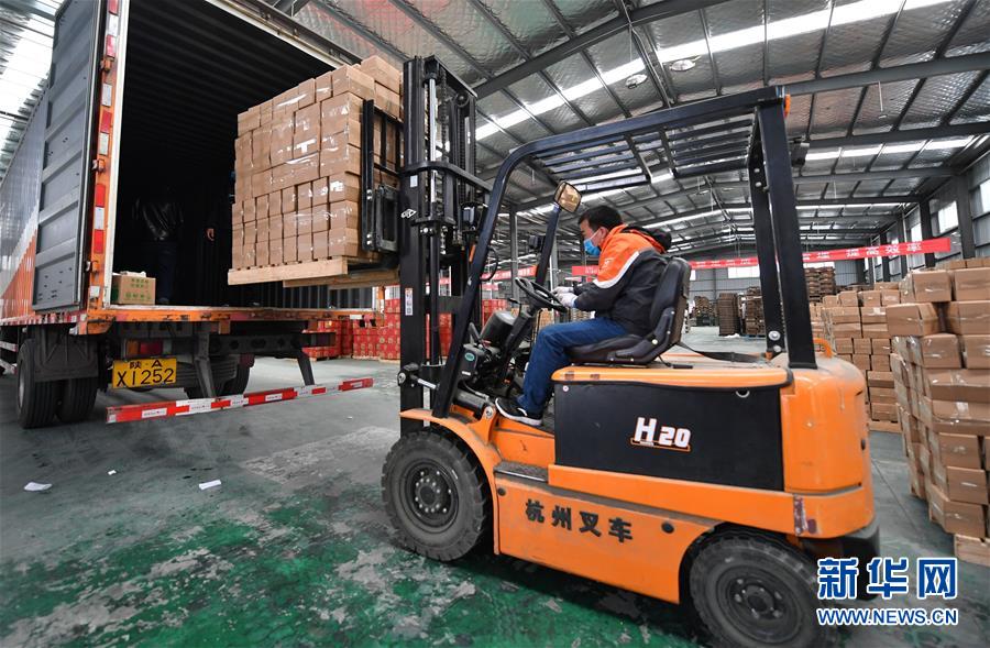 （聚焦疫情防控&middot;圖文互動(dòng)）（6）&ldquo;一輛輛車出發(fā)，春暖花開的日子就不遠(yuǎn)了&rdquo;&mdash;&mdash;西北電商大縣陜西省武功縣復(fù)工見聞