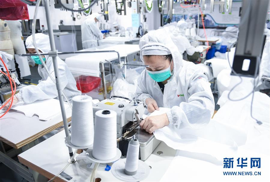 （聚焦疫情防控&middot;圖文互動）（2）把最好的留給最需要的醫(yī)護人員&mdash;&mdash;深圳醫(yī)療物資企業(yè)生產見聞