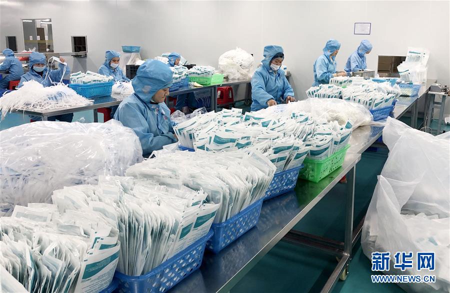 （聚焦疫情防控&middot;圖文互動）（4）把最好的留給最需要的醫(yī)護人員&mdash;&mdash;深圳醫(yī)療物資企業(yè)生產見聞