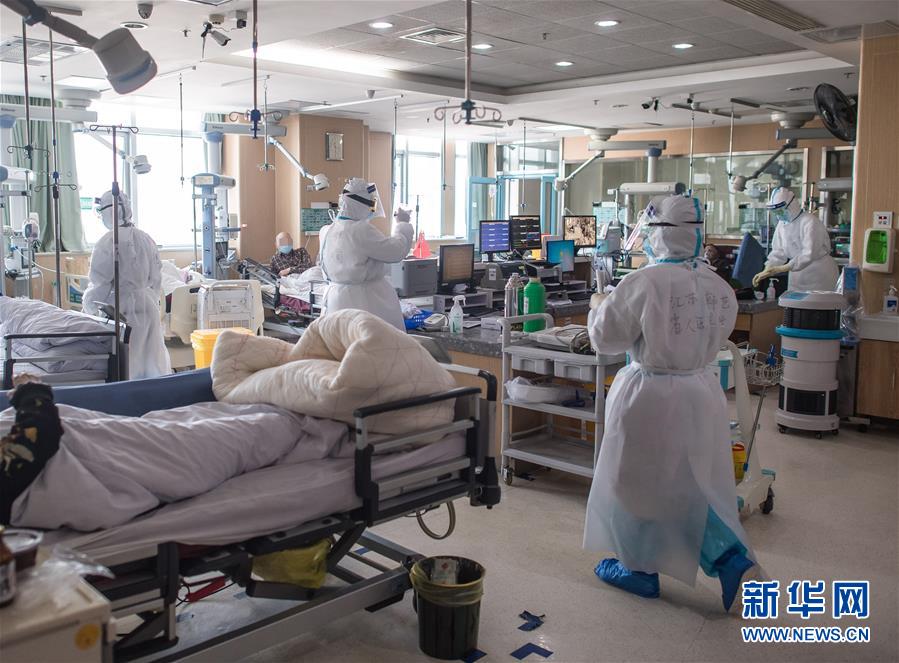 （新華全媒頭條&middot;圖文互動(dòng)）（2）磨難壓不垮 奮起正當(dāng)時(shí)&mdash;&mdash;習(xí)近平總書(shū)記在統(tǒng)籌推進(jìn)新冠肺炎疫情防控和經(jīng)濟(jì)社會(huì)發(fā)展工作部署會(huì)議上的重要講話振奮人心凝聚力量