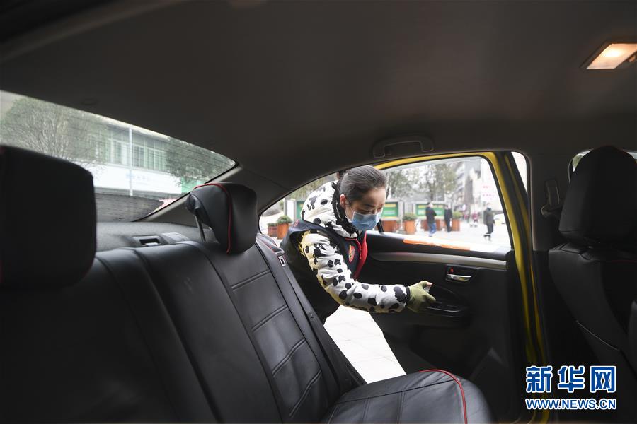 （聚焦疫情防控&middot;圖文互動）（3）&ldquo;讓醫(yī)務人員無后顧之憂！&rdquo;&mdash;&mdash;重慶志愿者&ldquo;守護&rdquo;千余名一線醫(yī)護人員家屬見聞