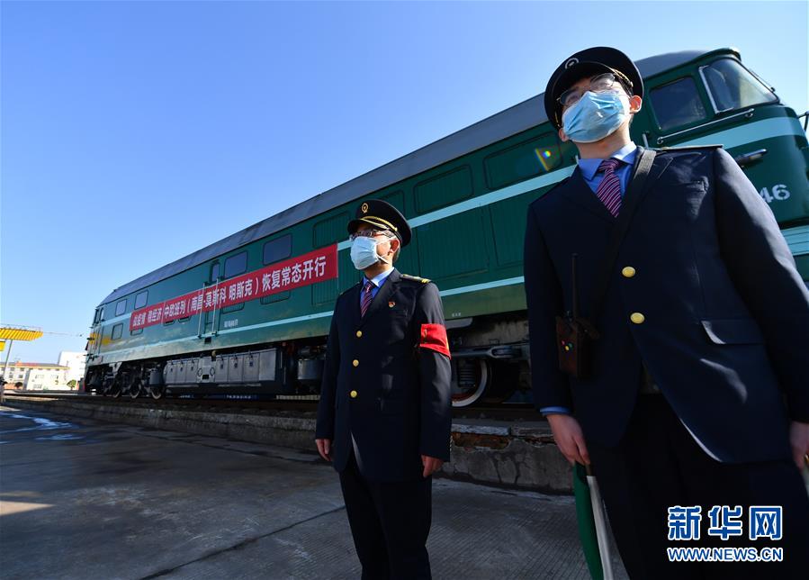 (抓好經(jīng)濟發(fā)展 應對復雜局面·圖文互動)(3)“我們的訂單正回流”——江西外貿(mào)企業(yè)復工復產(chǎn)見聞