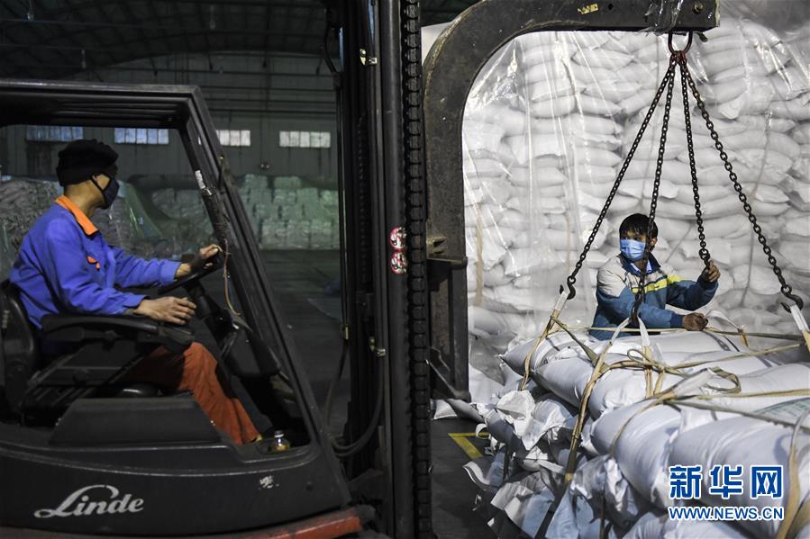 (抓好經(jīng)濟發(fā)展 應對復雜局面·圖文互動)(2)“一企一策”解難題 大項目按下“加速器”——廣西精準有序推動項目開工復工