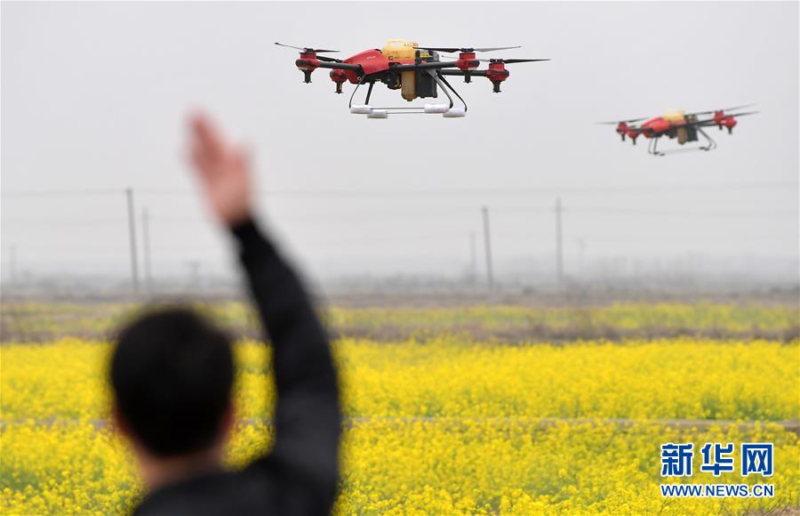 （抓好春耕備耕 穩(wěn)住農(nóng)業(yè)生產(chǎn)&middot;圖文互動(dòng)）（1）智能農(nóng)機(jī)、&ldquo;訂單&rdquo;服務(wù)、&ldquo;云端&rdquo;種菜&mdash;&mdash;來自江西的春耕&ldquo;新事&rdquo;