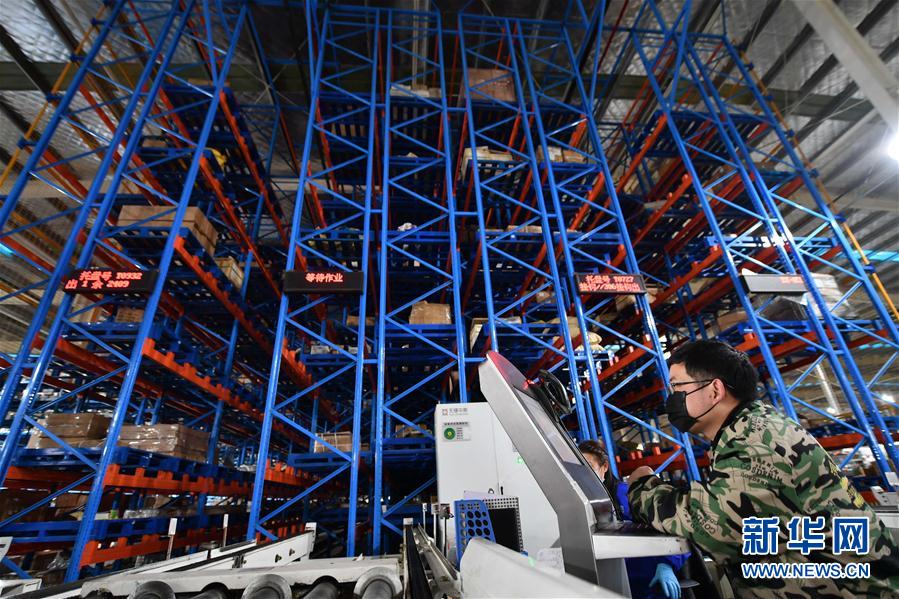 （抓好經(jīng)濟(jì)發(fā)展 應(yīng)對復(fù)雜局面&middot;圖文互動）（2）激活&ldquo;神經(jīng)末梢&rdquo; 暢通&ldquo;毛細(xì)血管&rdquo;&mdash;&mdash;江西為中小微企業(yè)復(fù)工復(fù)產(chǎn)&ldquo;破障清路&rdquo; 