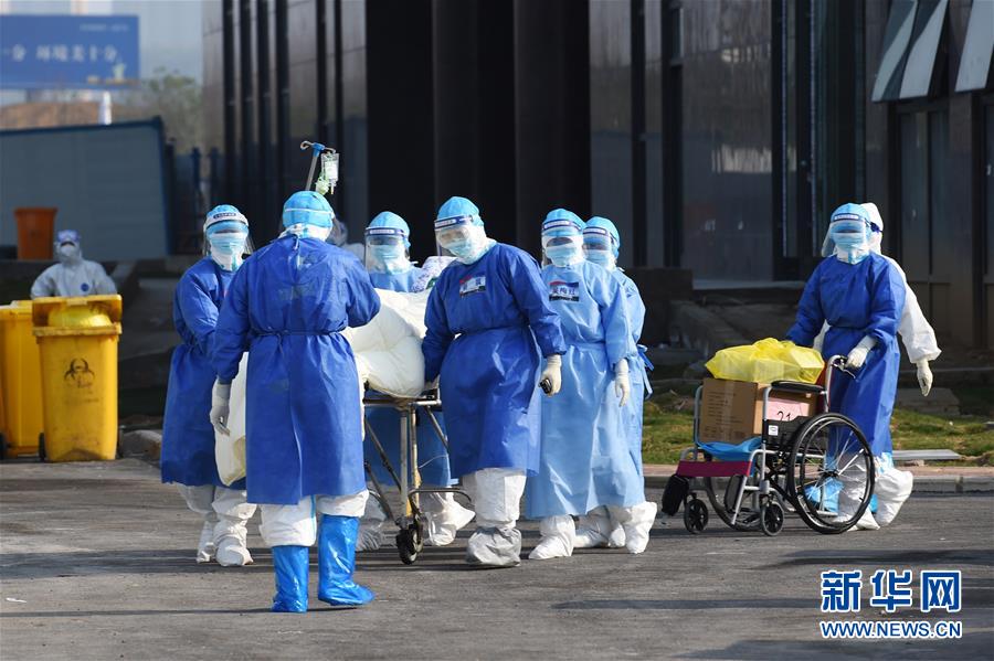 （聚焦疫情防控&middot;圖文互動）（1）一名百歲新冠肺炎患者治愈出院