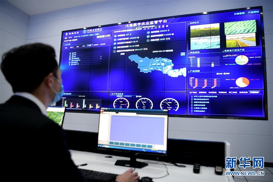 （在習(xí)近平新時(shí)代中國特色社會(huì)主義思想指引下&mdash;&mdash;新時(shí)代新作為新篇章&middot;習(xí)近平總書記關(guān)切事&middot;圖文互動(dòng)）（4）為農(nóng)田注入硬核生產(chǎn)力&mdash;&mdash;一些地方春耕中農(nóng)業(yè)科技創(chuàng)新掃描