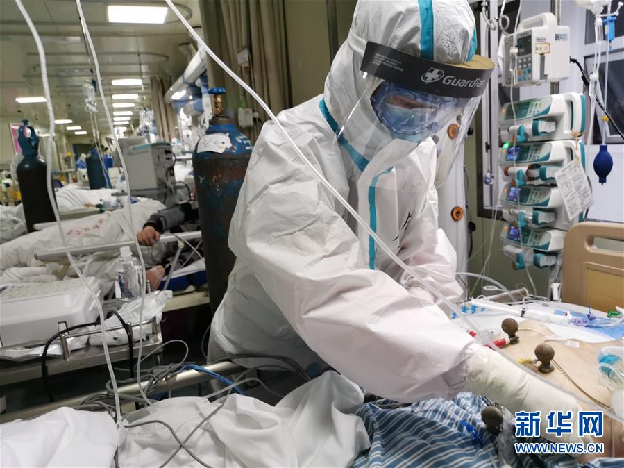 （一線抗疫群英譜&middot;圖文互動）（1）生命之光，溫暖&ldquo;無面之交&rdquo;&mdash;&mdash;記抗疫一線重癥監(jiān)護室90后護士金鈺 