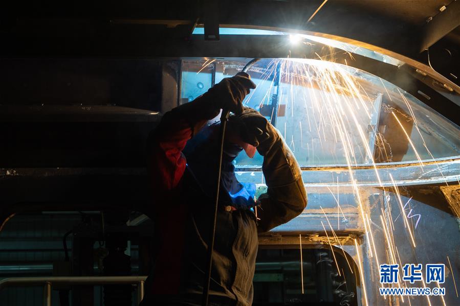 (圖文互動(dòng))(2)湖南:響應(yīng)降級(jí) 經(jīng)濟(jì)提速 防控不松