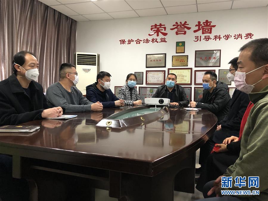 （新媒體專線&middot;圖文互動）（1）他們&ldquo;線上&rdquo;為消費者解憂