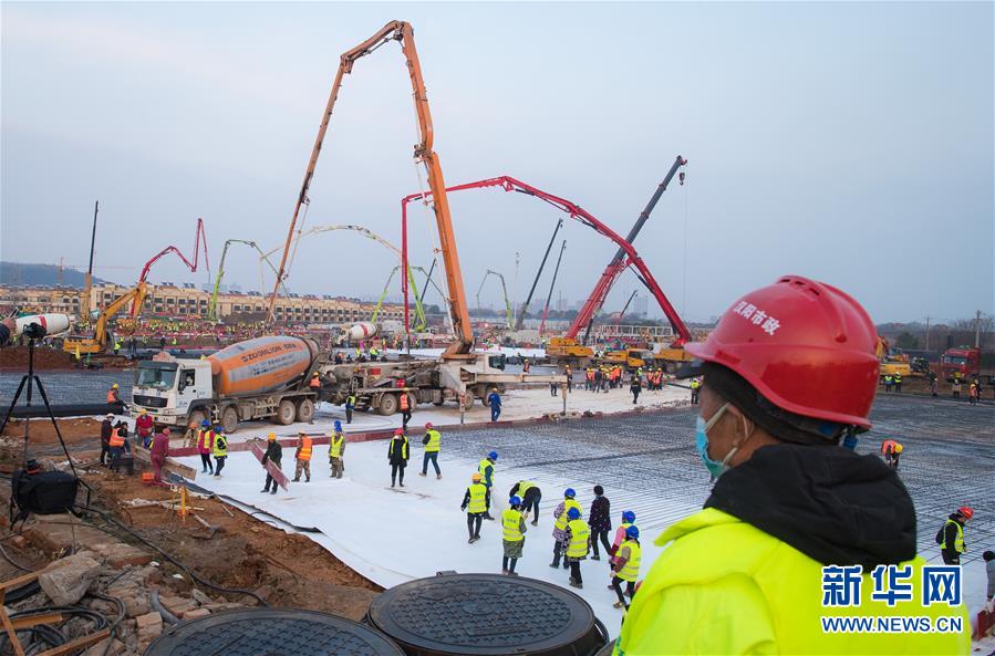 (新華全媒頭條·圖文互動(dòng))(3)青春的力量 時(shí)代的脊梁——記抗疫一線的“90后”“00后”年輕人