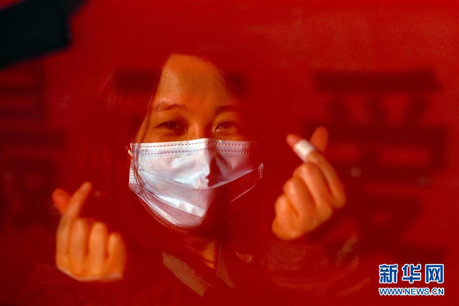 （新華全媒頭條&middot;圖文互動）（5）最美逆行者，武漢永遠記得你！&mdash;&mdash;首批援鄂醫(yī)療隊返程紀實