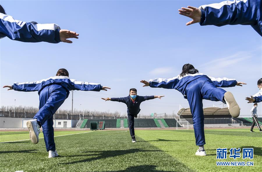 （圖文互動(dòng)）（8）&ldquo;早&rdquo;安同學(xué)，&ldquo;早&rdquo;安老師！&mdash;&mdash;新疆初高中畢業(yè)班復(fù)課一周回訪見聞