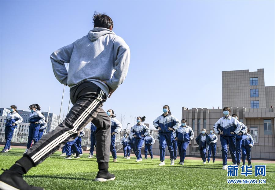 （圖文互動(dòng)）（11）&ldquo;早&rdquo;安同學(xué)，&ldquo;早&rdquo;安老師！&mdash;&mdash;新疆初高中畢業(yè)班復(fù)課一周回訪見聞