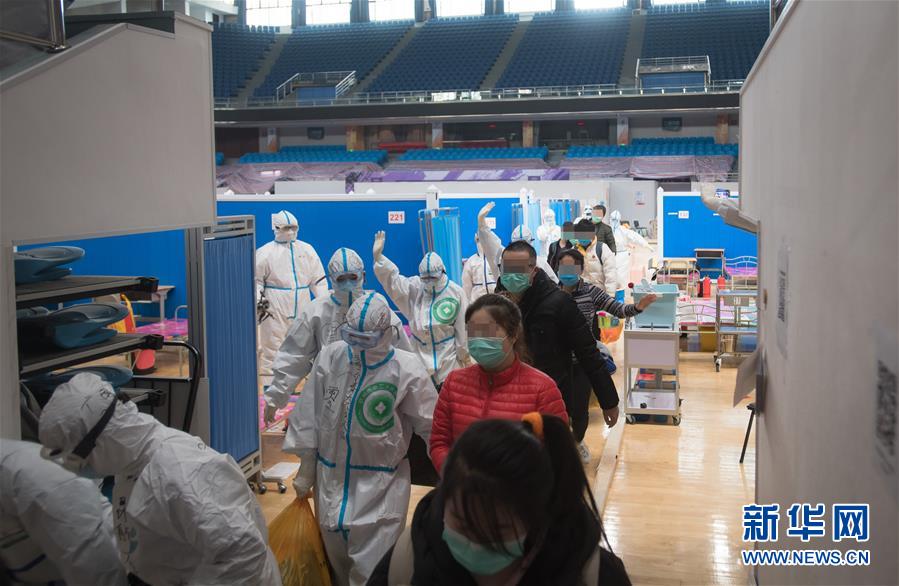 (新華全媒頭條·圖文互動)(7)生命至上——聚焦新冠肺炎患者救治攻堅(jiān)