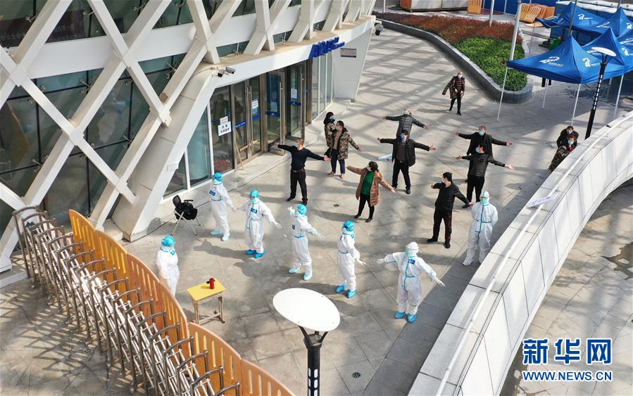 (新華全媒頭條·圖文互動)(9)生命至上——聚焦新冠肺炎患者救治攻堅(jiān)