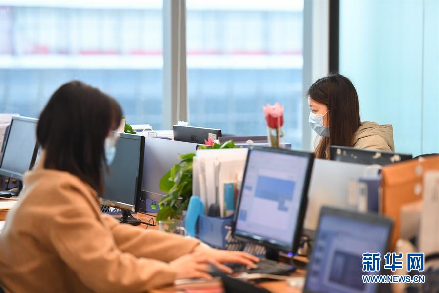 （在習(xí)近平新時(shí)代中國(guó)特色社會(huì)主義思想指引下&mdash;&mdash;新時(shí)代新作為新篇章&middot;習(xí)近平總書(shū)記關(guān)切事&middot;圖文互動(dòng)）（6）穩(wěn)住千家萬(wàn)戶的&ldquo;飯碗&rdquo;&mdash;&mdash;各地積極穩(wěn)就業(yè)化解疫情影響