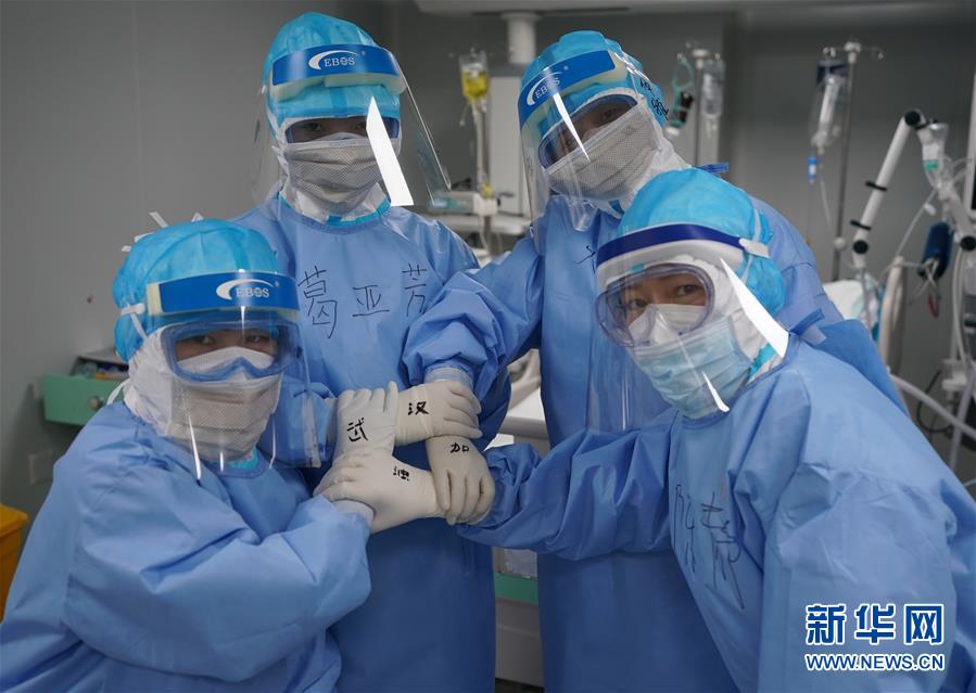 （新華全媒頭條&middot;圖文互動(dòng)）（13）和時(shí)間拼速度 與死神搶生命&mdash;&mdash;火神山醫(yī)院重癥醫(yī)學(xué)一科里的&ldquo;生死戰(zhàn)&rdquo; 