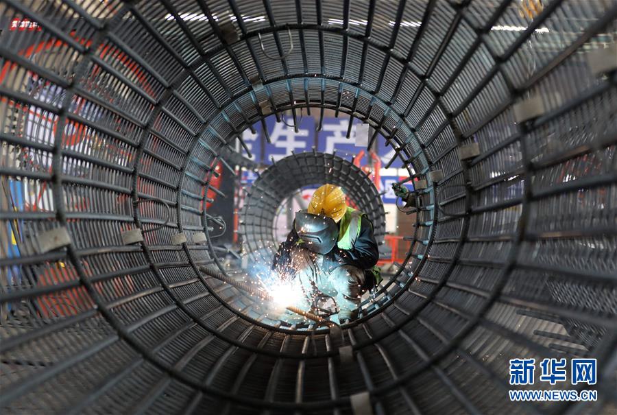 （中國經(jīng)濟(jì)新觀察&middot;圖文互動(dòng)）（3）重大投資項(xiàng)目開復(fù)工提速 吹響中國經(jīng)濟(jì)復(fù)蘇&ldquo;沖鋒號&rdquo;