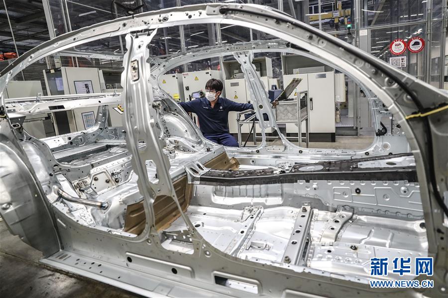 （中國經(jīng)濟(jì)新觀察&middot;圖文互動(dòng)）（5）重大投資項(xiàng)目開復(fù)工提速 吹響中國經(jīng)濟(jì)復(fù)蘇&ldquo;沖鋒號&rdquo;