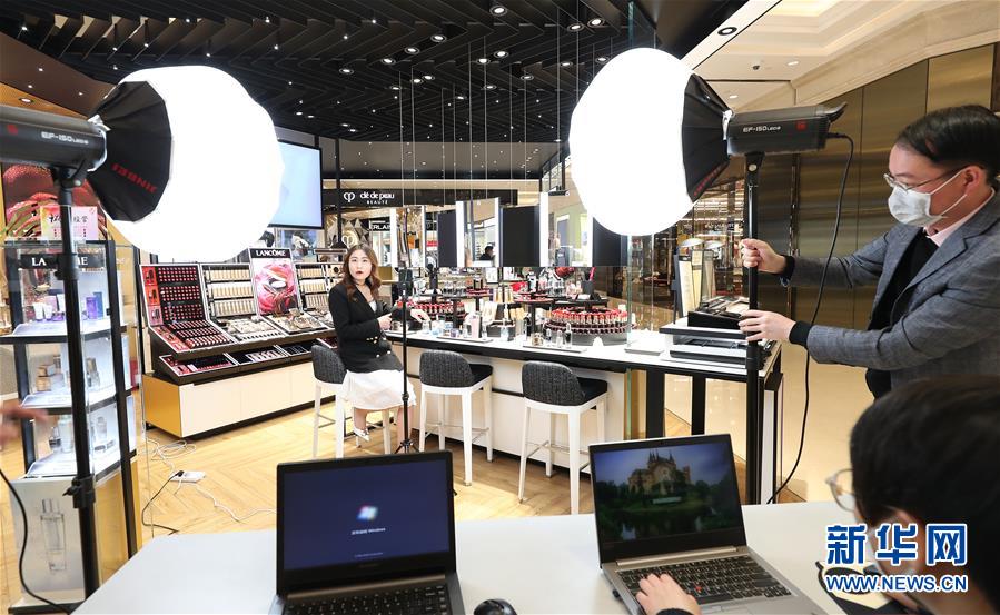 （中國經(jīng)濟(jì)新觀察&middot;圖文互動(dòng)）（4）搶抓&ldquo;云端&rdquo;的機(jī)遇&mdash;&mdash;看數(shù)字技術(shù)如何撬動(dòng)新動(dòng)能 